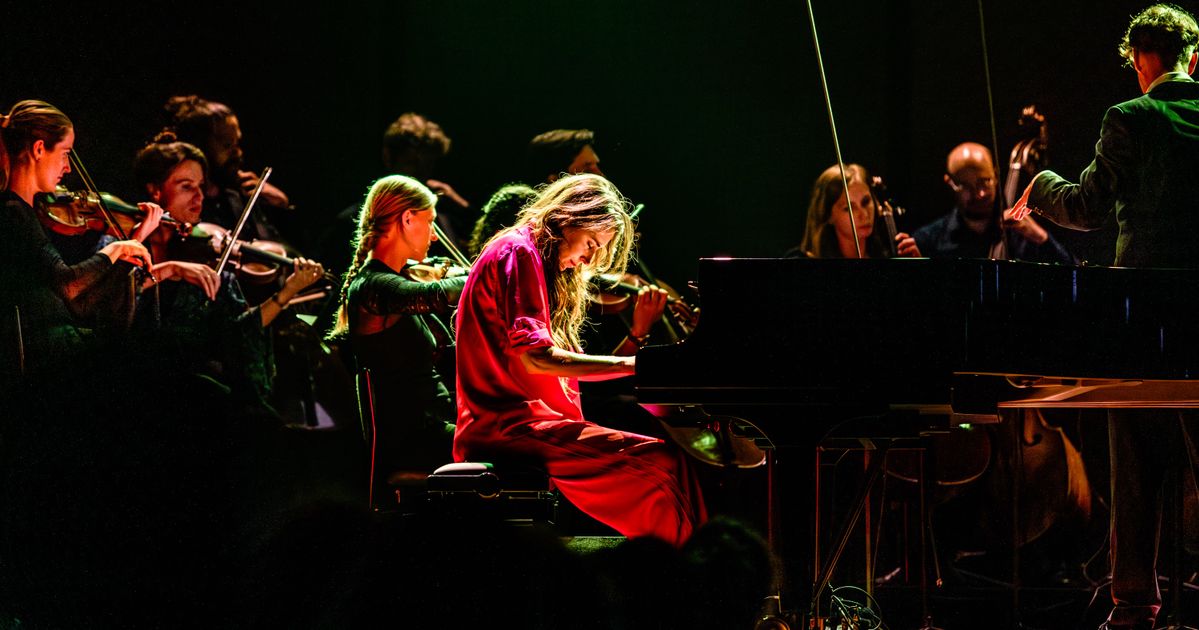 Iris Hond & Kamerata Zuid — Spelen Einaudi